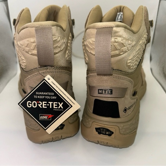 Vans - Picture 5 of 7